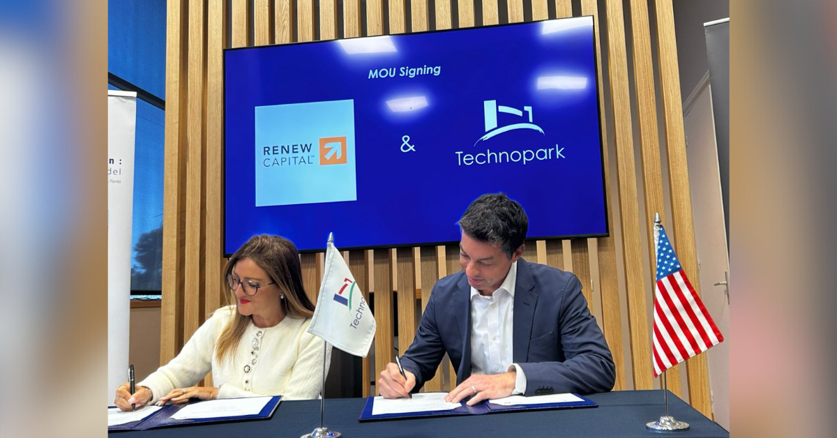 Photo of Matt, CEO of Renew Capital, signing the partnership agreement during the Technopark and Renew Capital partnership event.